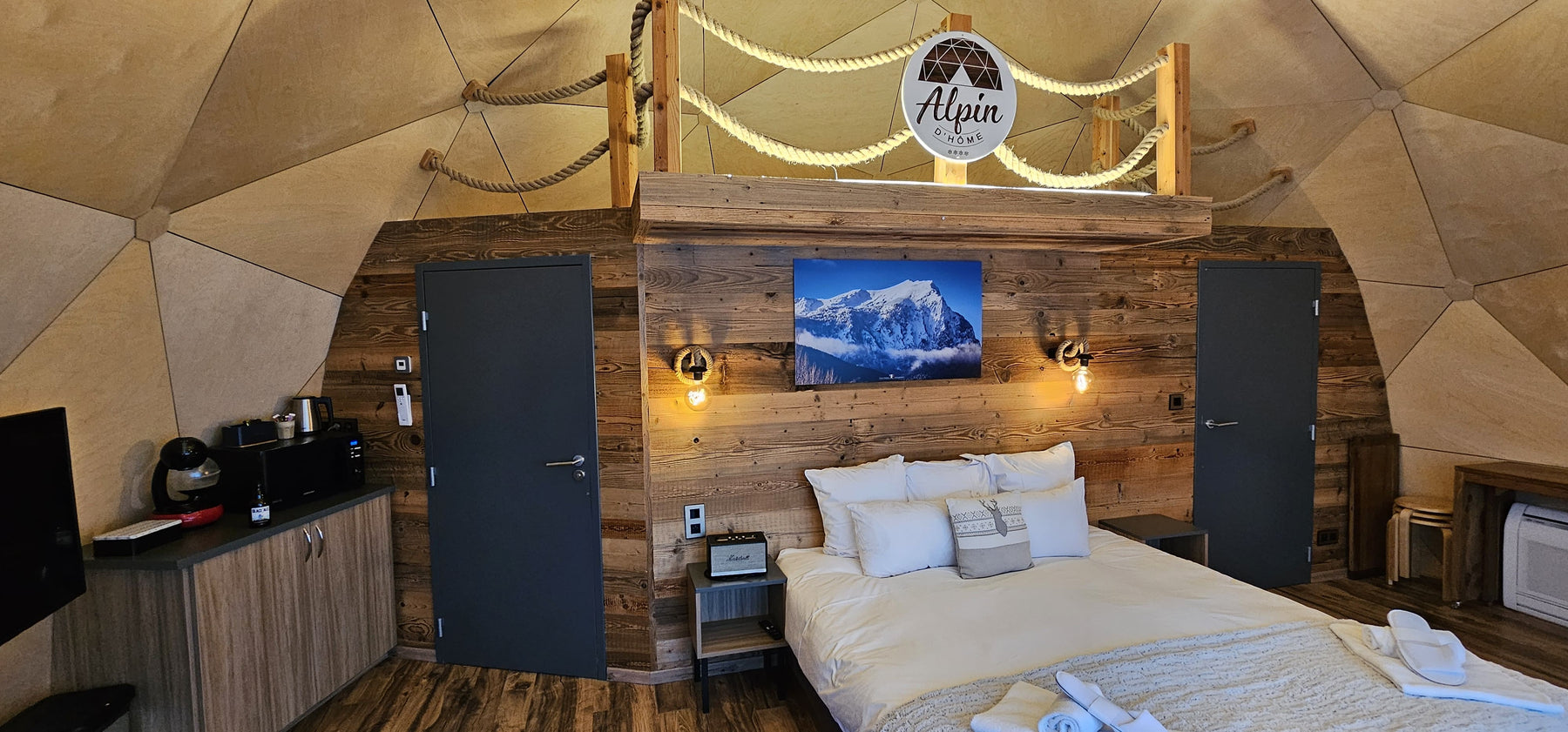 What is a Glamping Dome?