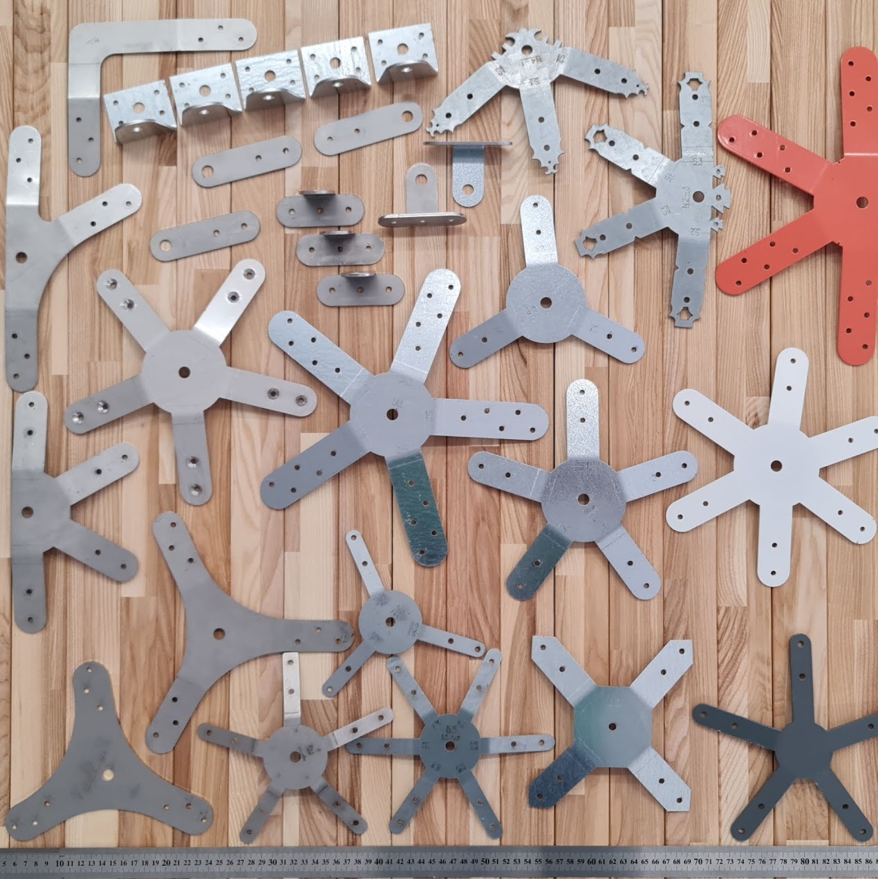 Star Connectors vs Good Karma: Which Geodesic Dome System is Better?