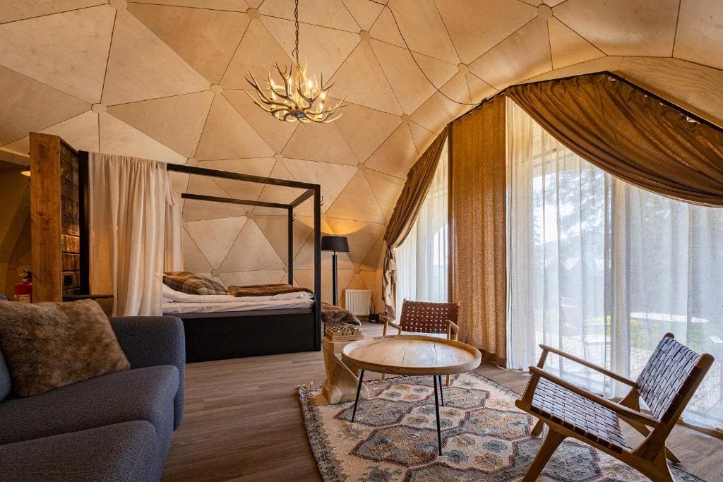 Insulated Glamping Dome with Glass Wall