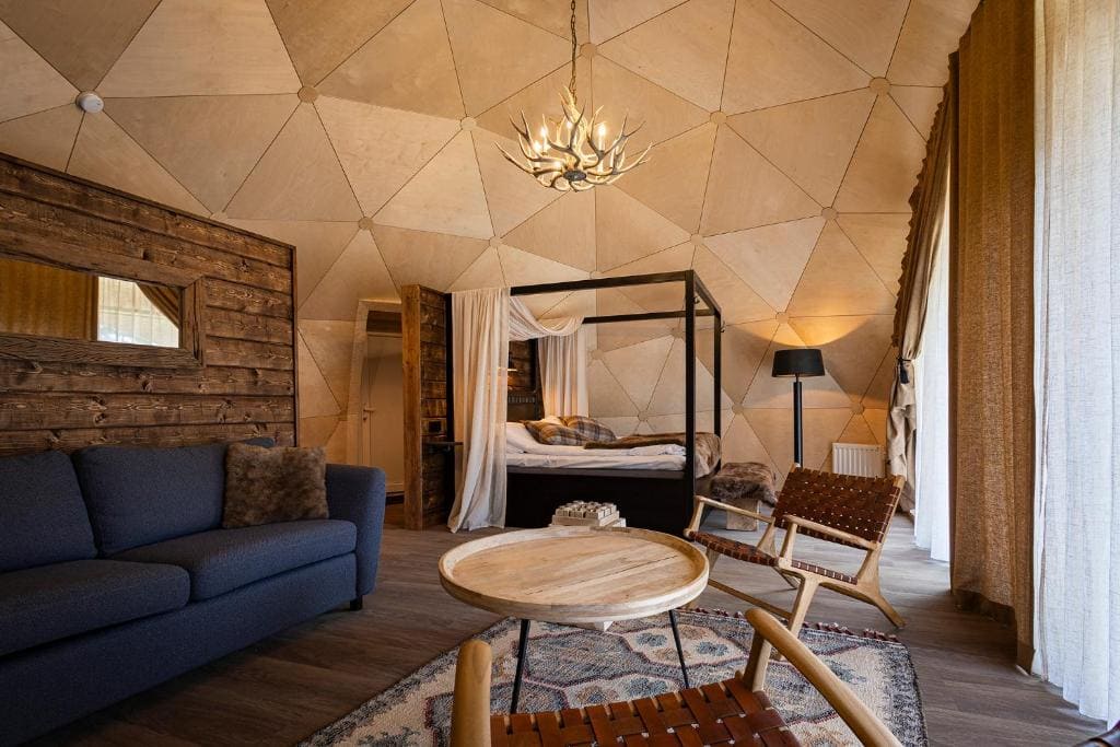 Insulated Glamping Dome with Glass Wall