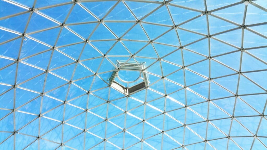 Dôme de verre en aluminium géodésique de protection Ø22m
